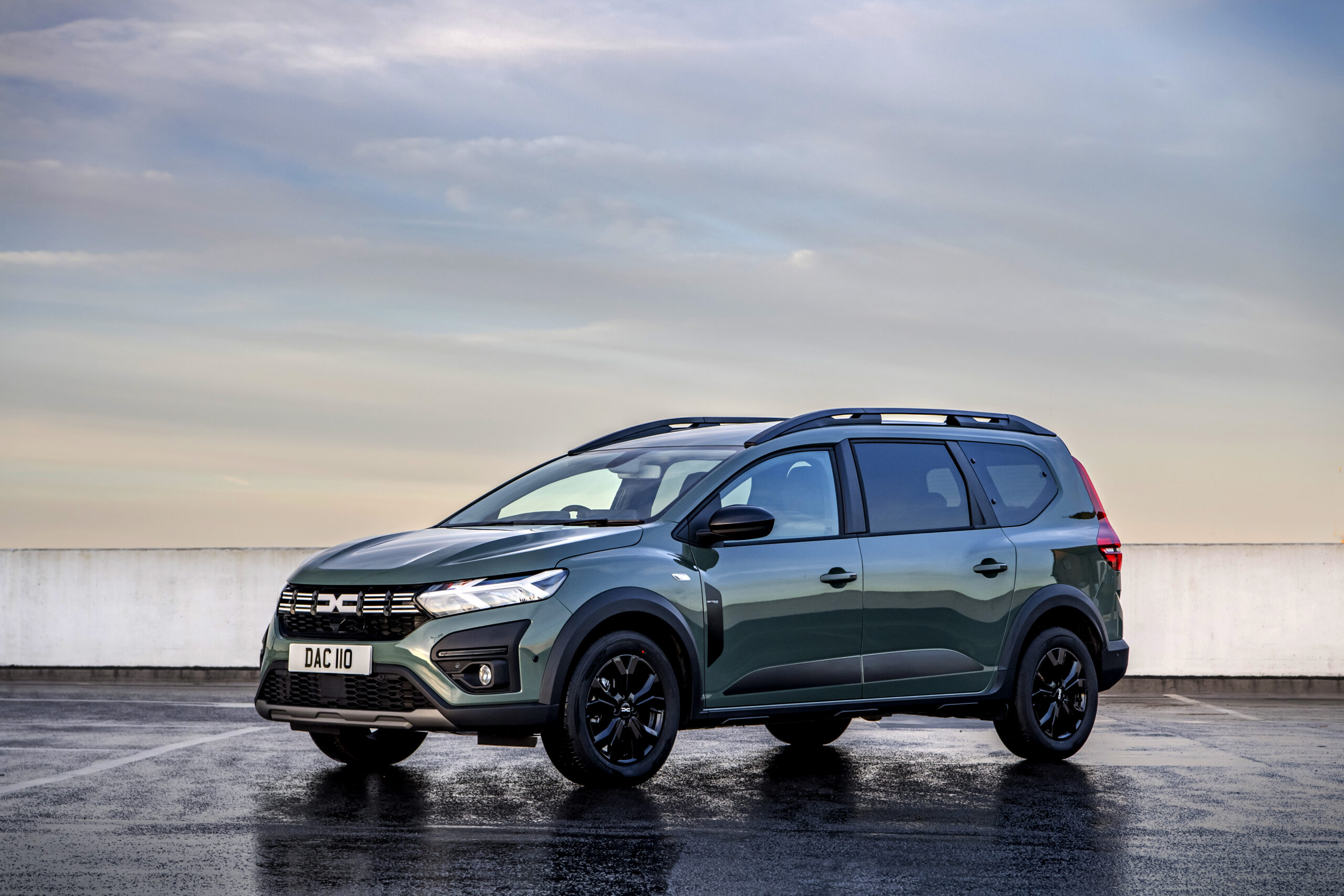 Dacia Jogger launched: the most accessible 7-seater hybrid on the market!