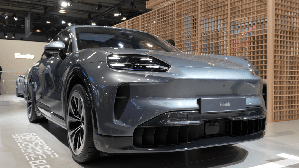 Porsche Cayenne Electric auf dem Brüsseler Autosalon