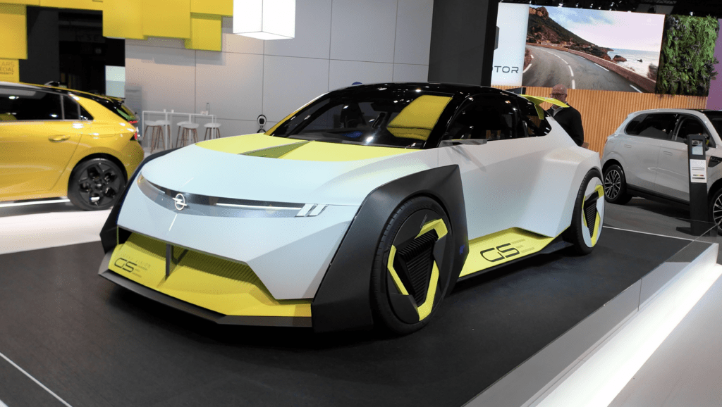 Das Konzeptauto Opel Corsa GSE Vision auf einem Stand auf dem Brüsseler Autosalon 2026